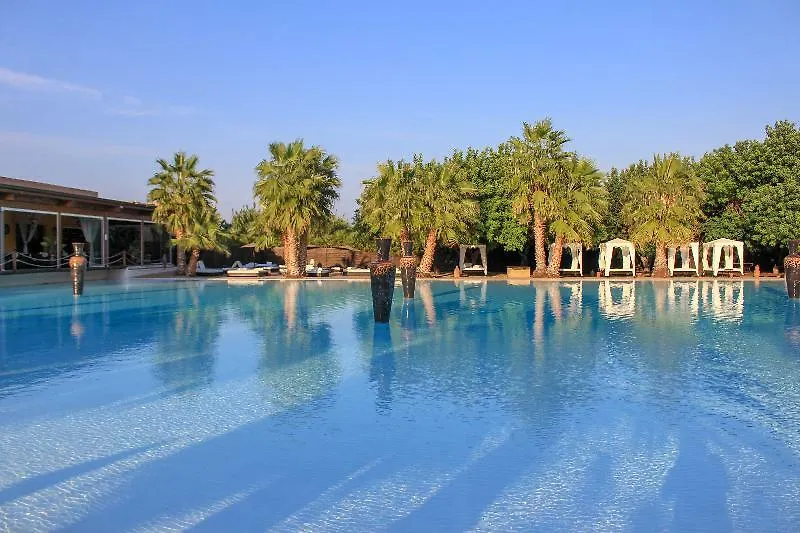 Masseria & Spa Luciagiovanni Lecce 4*,